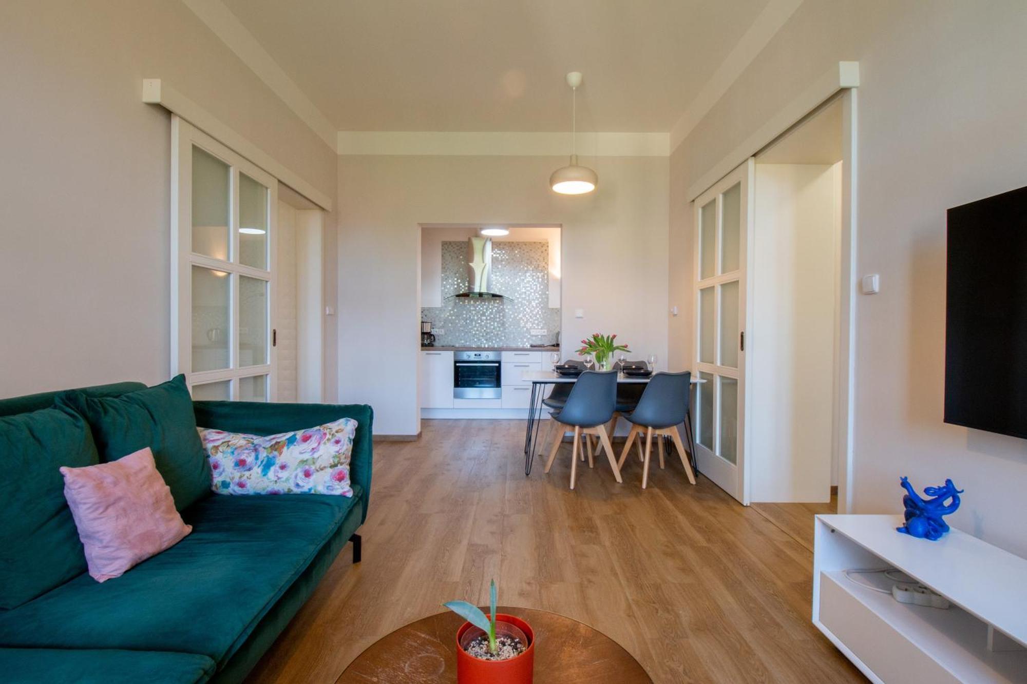 Apartamento Spacious Cr Without Elevator Praga