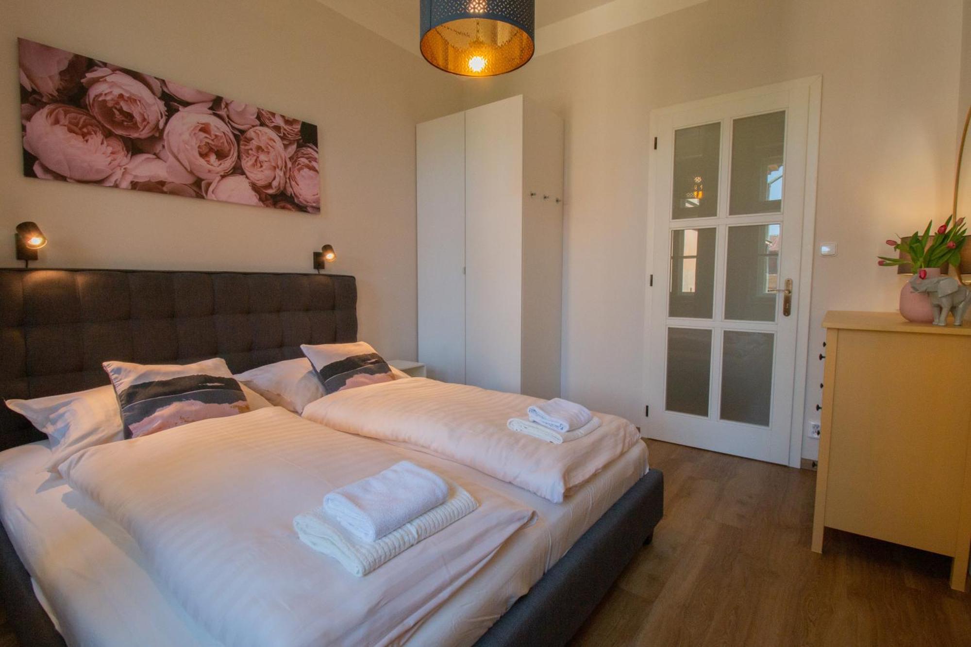 Spacious Cr Without Elevator Apartamento Praga