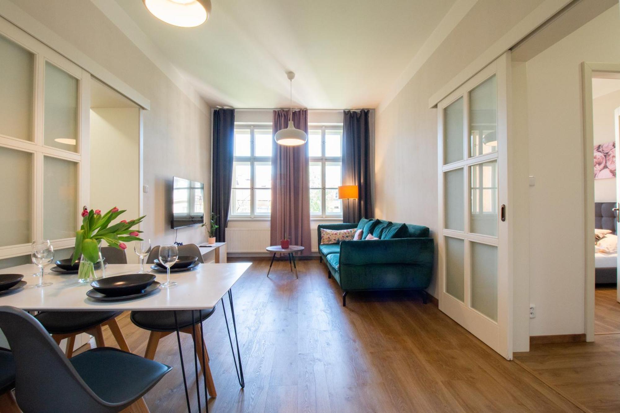 Spacious Cr Without Elevator *